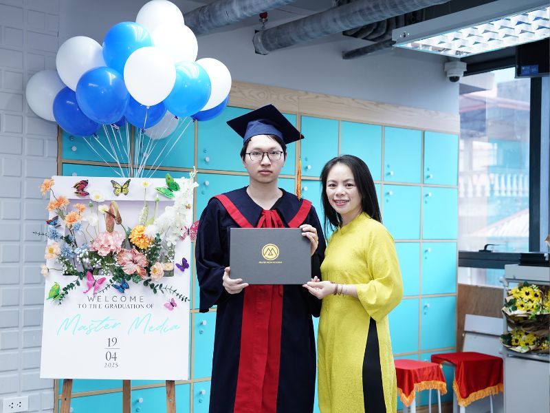 Tốt nghiệp sau 2 kỳ học tại Master Media